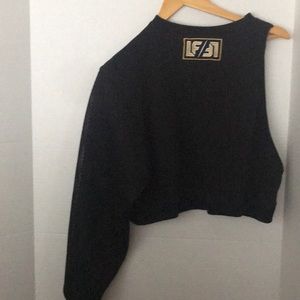 LF cropped arm and long sleeve shirt sweatshirt.